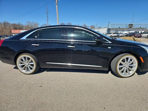 Used 2013 Cadillac XTS Premium image 2