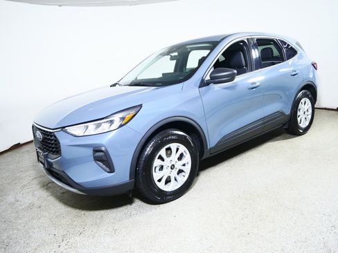 Used 2026 Ford Escape Active w/ Active Premium Tech Pack AWD/4WD image 3