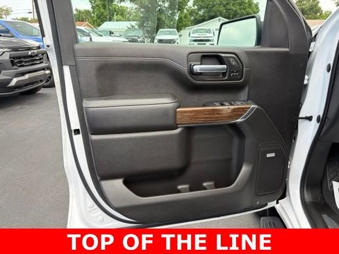 Used 2022 Chevrolet Silverado 1500 High Country w/ Z71 Off-Road Package AWD/4WD image 12