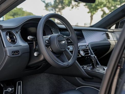 New 2025 Bentley Flying Spur Plug-In Hybrid AWD/4WD image 2