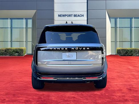 New 2026 Land Rover Range Rover Long Wheelbase SE image 5