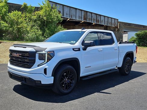 Used 2025 GMC Sierra 1500 Elevation AWD/4WD image 3