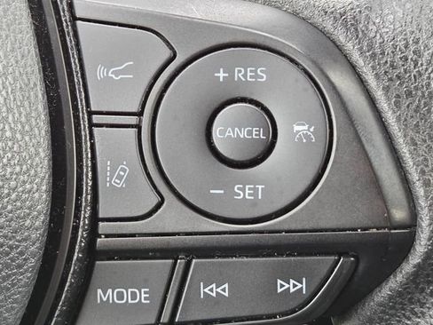 Used 2019 Toyota RAV4 LE FWD image 17