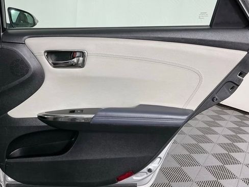 Used 2015 Toyota Avalon XLE FWD image 21