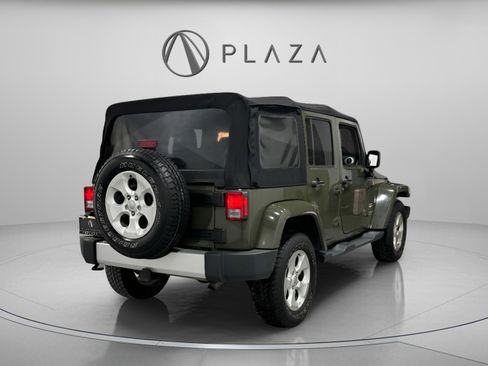 Used 2015 Jeep Wrangler Unlimited Sahara w/ Connectivity Group image 5