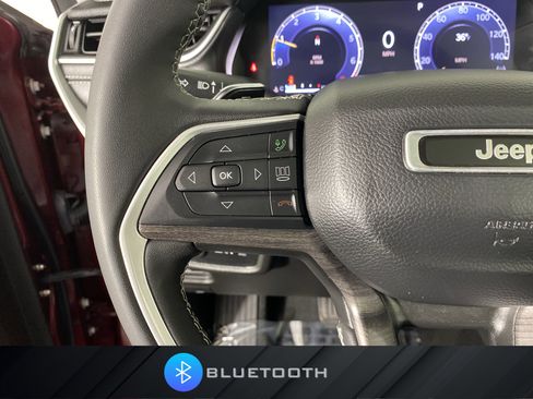 Used 2023 Jeep Grand Cherokee Limited image 24