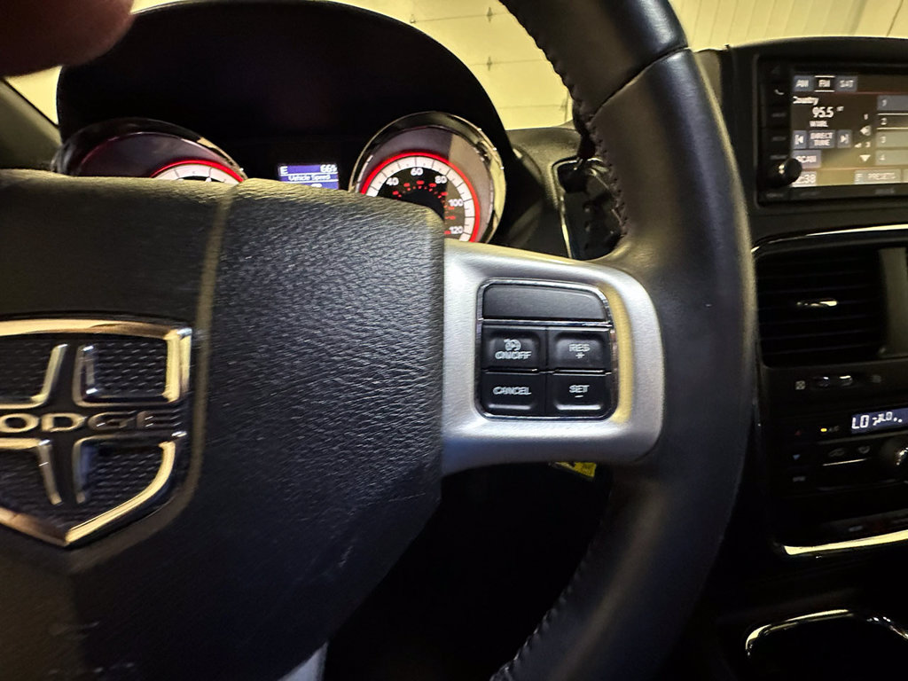Used 2014 Dodge Grand Caravan R/T w/ Trailer Tow Group FWD image 38