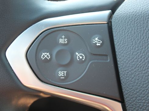 Used 2023 Chevrolet Traverse LT AWD/4WD image 10