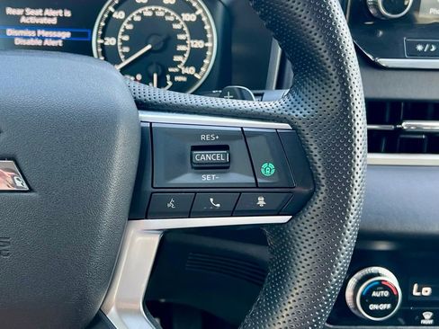 Used 2024 Mitsubishi Outlander SE image 24