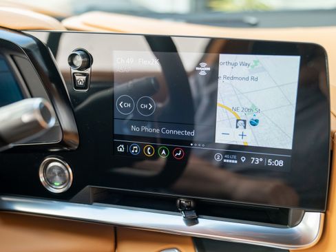 Used 2021 Chevrolet Corvette Stingray Premium Cpe w/ Z51 Performance Package image 18