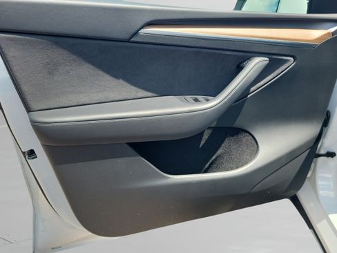 Used 2024 Tesla Model Y Long Range RWD image 20