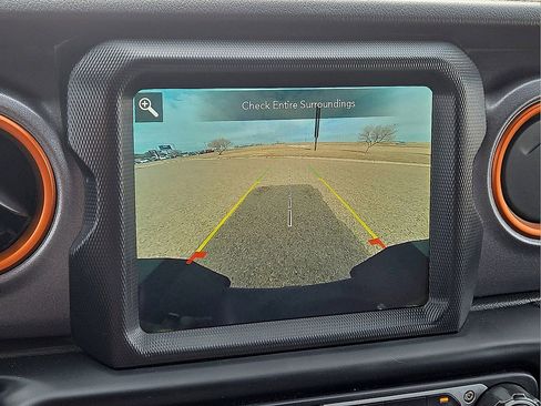 Used 2023 Jeep Gladiator Mojave w/ Cold Weather Group image 29