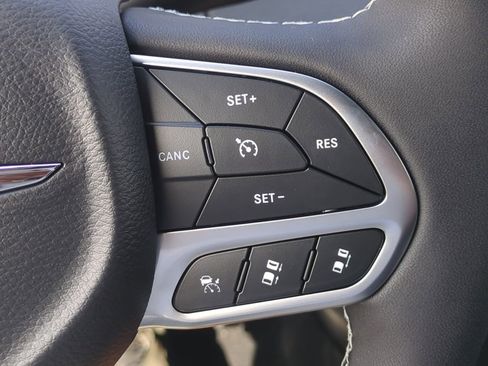 New 2026 Chrysler Pacifica Select image 27