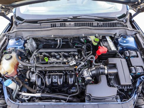 Used 2018 Ford Fusion SE image 16