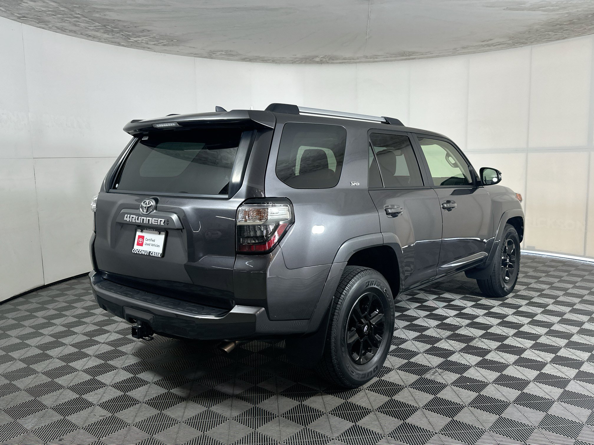 Used 2023 Toyota 4Runner SR5 Premium w/ Moonroof Package RWD image 3
