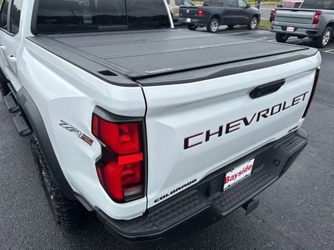 Used 2024 Chevrolet Colorado ZR2 w/ Technology Package AWD/4WD image 12