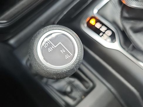 Used 2023 Jeep Gladiator Sport AWD/4WD image 22