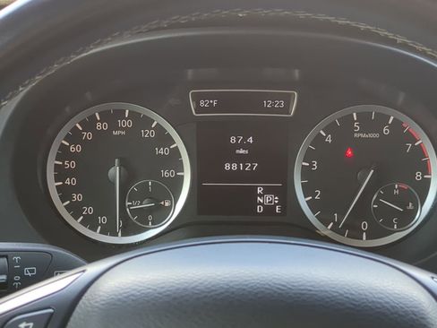 Used 2018 INFINITI QX30 image 32