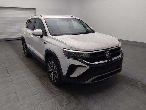 Used 2022 Volkswagen Taos SE FWD image 13