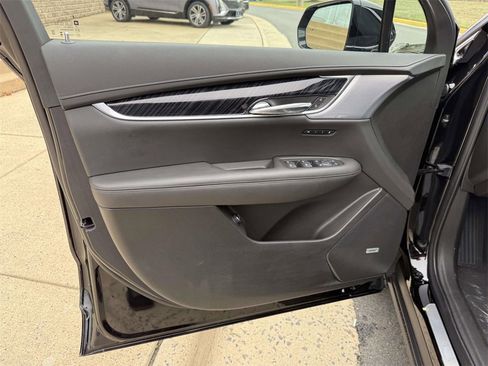 New 2025 Cadillac XT6 Premium Luxury image 12