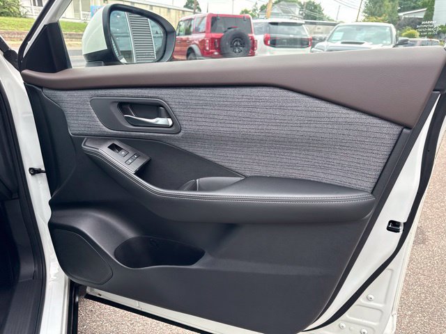 Used 2023 Nissan Rogue SV AWD/4WD image 28