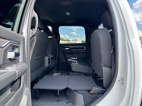 New 2026 RAM 3500 Big Horn AWD/4WD image 9