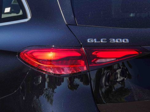 Used 2026 Mercedes-Benz GLC 300 image 8