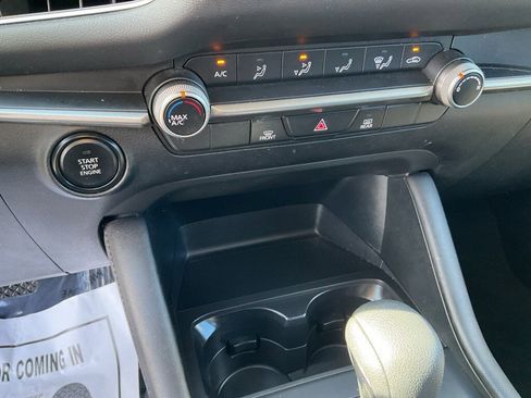 Used 2024 MAZDA MAZDA3 s image 11
