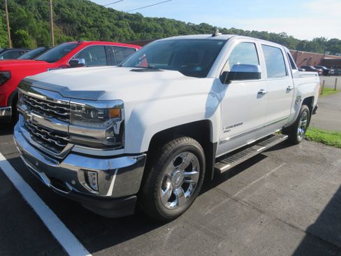 Used 2017 Chevrolet Silverado 1500 LTZ w/ High Desert Package AWD/4WD image 3