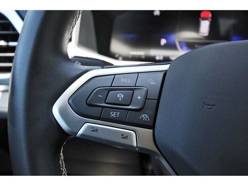 Used 2026 Volkswagen Taos SE FWD image 15