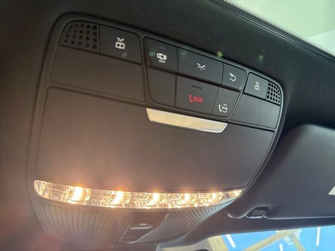Used 2020 Mercedes-Benz E 350 Sedan image 38