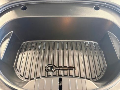 Used 2023 Tesla Model 3 Standard Range image 37