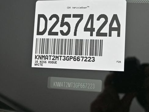 Used 2016 Nissan Rogue SV FWD image 47