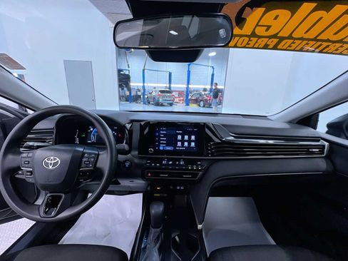 Used 2025 Toyota Camry LE FWD image 23