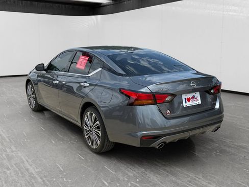 Used 2025 Nissan Altima 2.5 SL AWD/4WD image 3