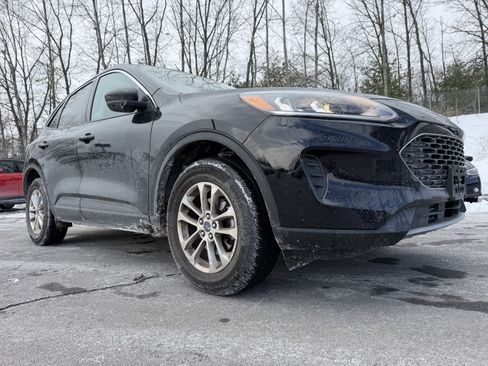 Used 2022 Ford Escape SE w/ Cold Weather Package image 12