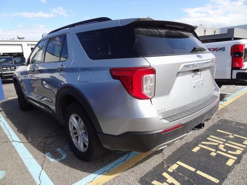 Used 2023 Ford Explorer XLT w/ Equipment Group 202A image 4