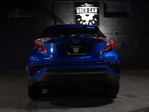 Used 2018 Toyota C-HR XLE image 4
