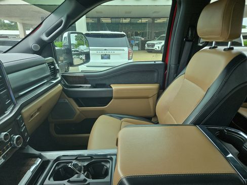 Used 2023 Ford F250 Lariat w/ Lariat Ultimate Package AWD/4WD image 16