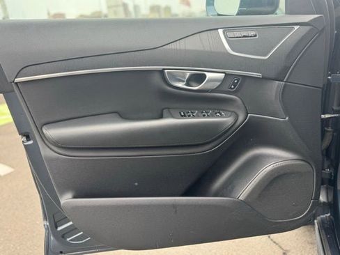 Used 2020 Volvo XC90 T5 Momentum image 10