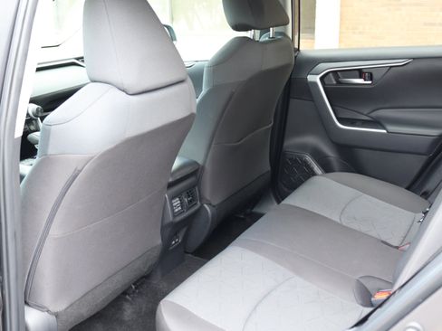 Certified 2025 Toyota RAV4 XLE FWD image 16