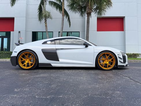 Used 2017 Audi R8 V10 plus AWD/4WD image 2