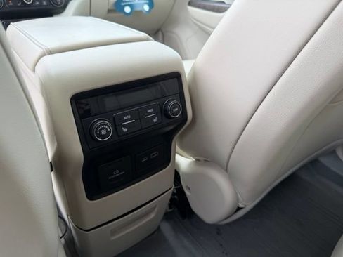 Certified 2021 GMC Acadia Denali w/ Denali Ultimate Package AWD/4WD image 13