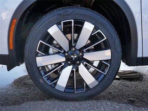 New 2026 Mitsubishi Outlander SE AWD/4WD image 3