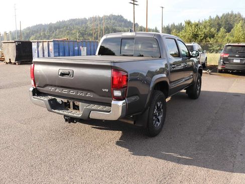 Certified 2021 Toyota Tacoma SR5 RWD image 5