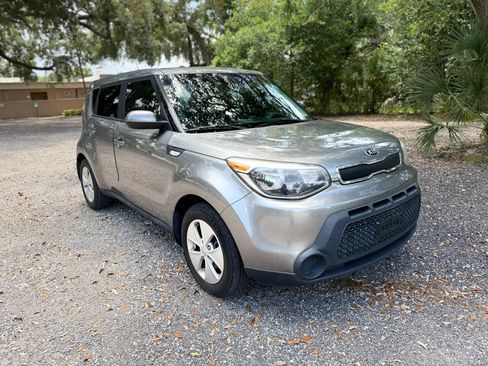 Used 2014 Kia Soul FWD image 3
