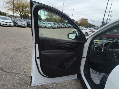 Used 2018 Chevrolet Equinox LT image 10