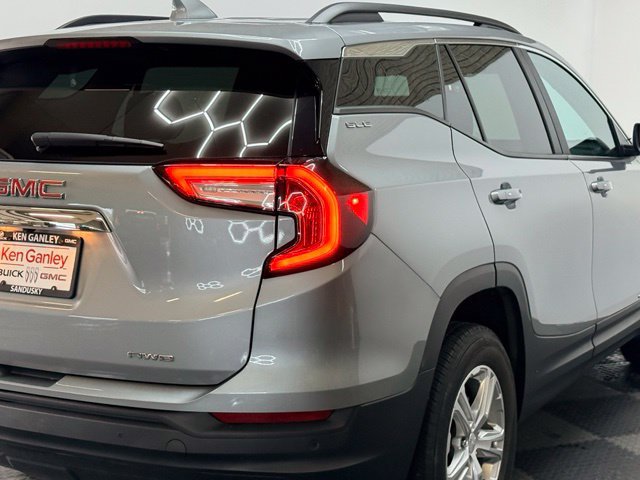 Used 2023 GMC Terrain SLE w/ Driver Convenience Package AWD/4WD image 12