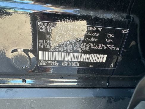 Used 2023 Toyota RAV4 XLE Premium FWD image 18
