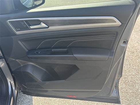 Used 2021 Volkswagen Atlas SEL Premium image 14